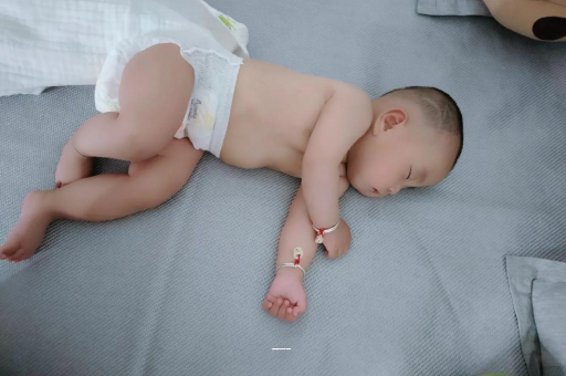 上杭孕妇肚子一跳一跳
